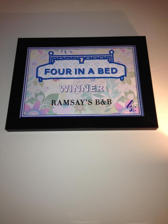 Ramsay'S Bed & Breakfast Edinburgh Bagian luar foto